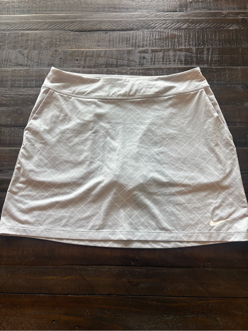 Nike Women’s Light Gray Diamond-Quilt Golf Skort Dri-fit - Picture 2 of 14